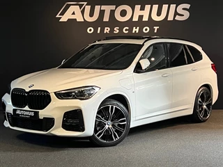 BMW X1 XDrive25e High Executive Edition M Pano/ H&K/ Leder/ Memoryseats/ HeadUp/ Trekhaak/ Camera/ 19"
