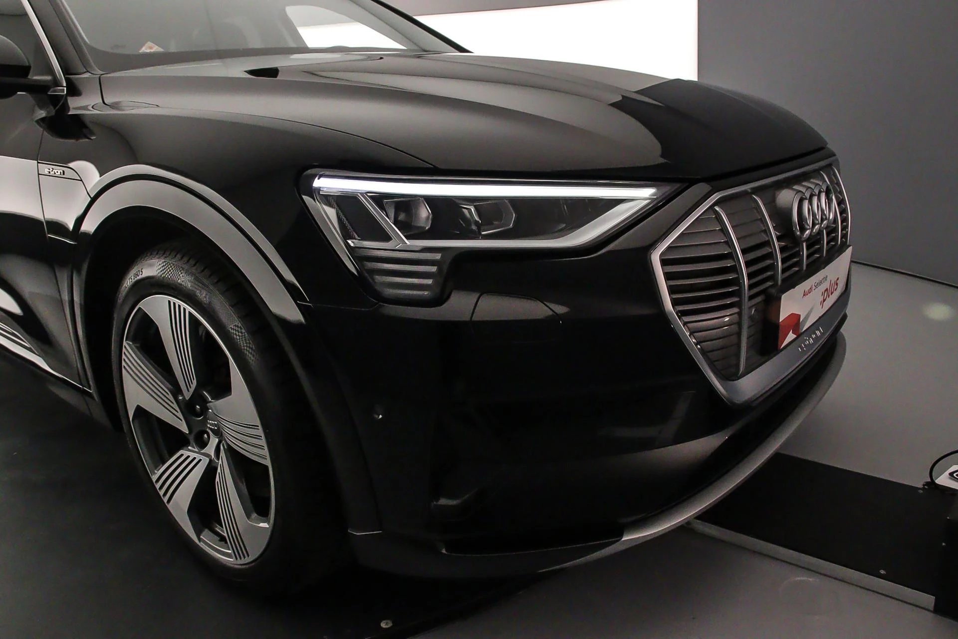 Hoofdafbeelding Audi e-tron