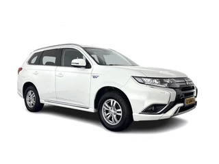 Hoofdafbeelding Mitsubishi Outlander Mitsubishi Outlander 2.4 PHEV Pure (Plug-In) (INCL-BTW)  Aut *FULL-LED | KEYLESS | CAMERA | HEATED-COMFORTSEATS | ECC | SHIFTPADDLES | PDC | CRUISE | CARPLAY | PRIVACY-GLASS | DAB | TOWBAR | 16''ALU*