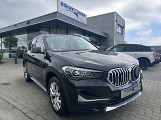 Hoofdafbeelding BMW X1 BMW X1 sDrive18i X-line Trekhaak | Sportstoelen | Stoelverw. | Metallic