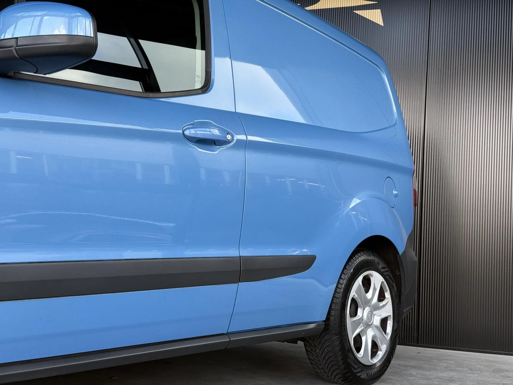 Hoofdafbeelding Ford Transit Courier