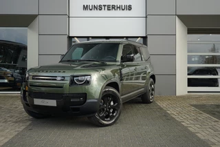 Hoofdafbeelding Land Rover Defender Land Rover Defender 110 P300e 110 Forest Edition | Schuif/Kantel Dak | Driver Assist Pack | Cold Climate Pack | Afneembare Trekhaak| Vaste Sleepogen |