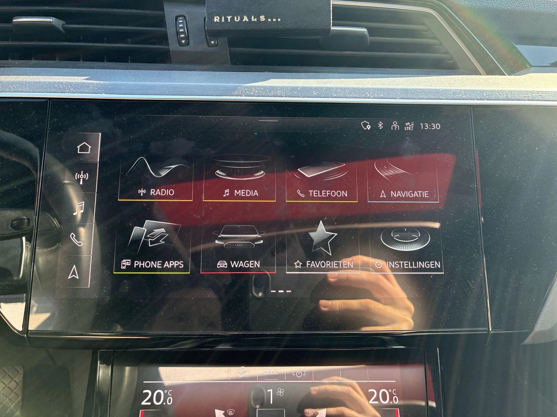 Hoofdafbeelding Audi e-tron