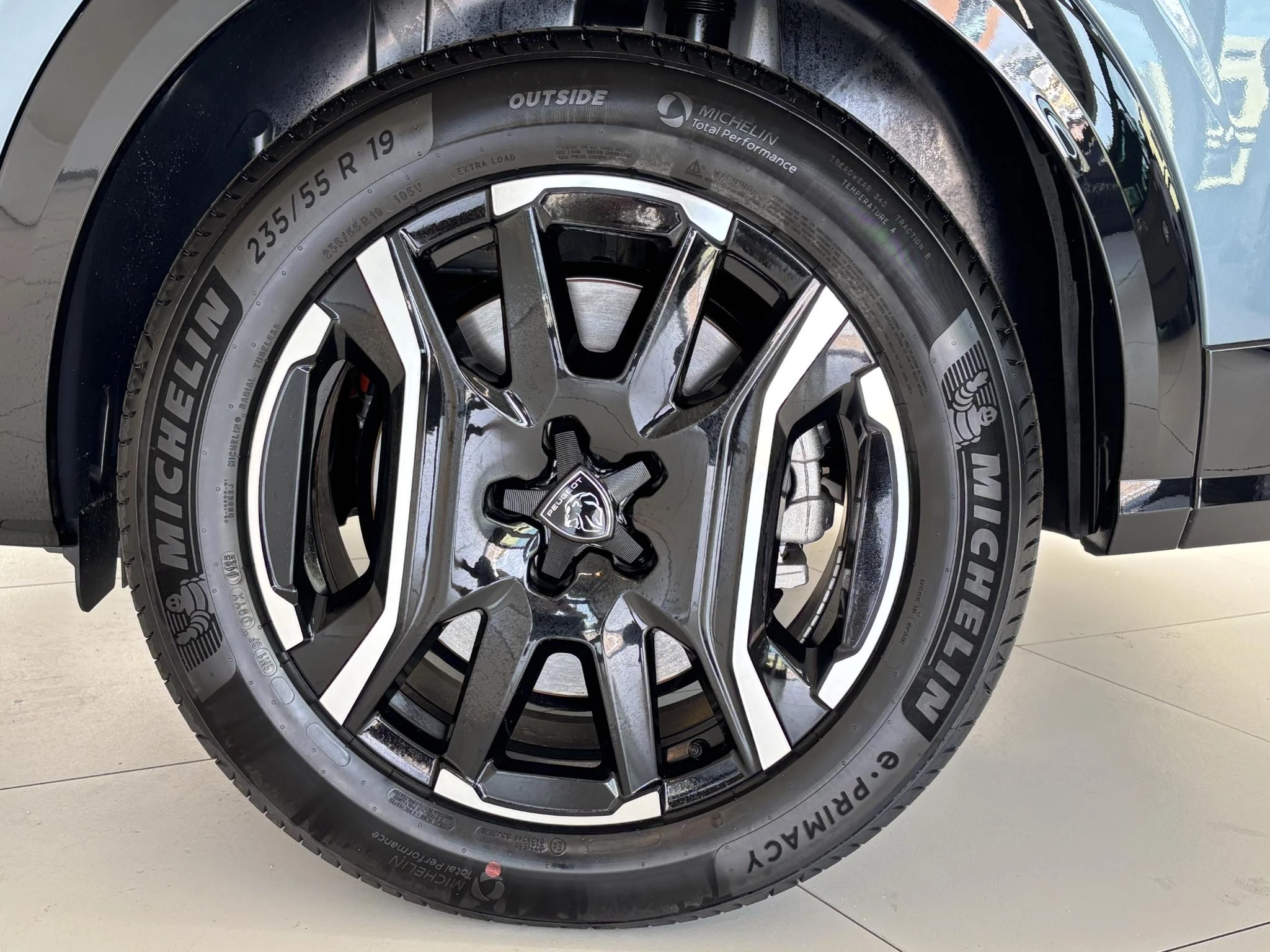 Hoofdafbeelding Peugeot e-5008