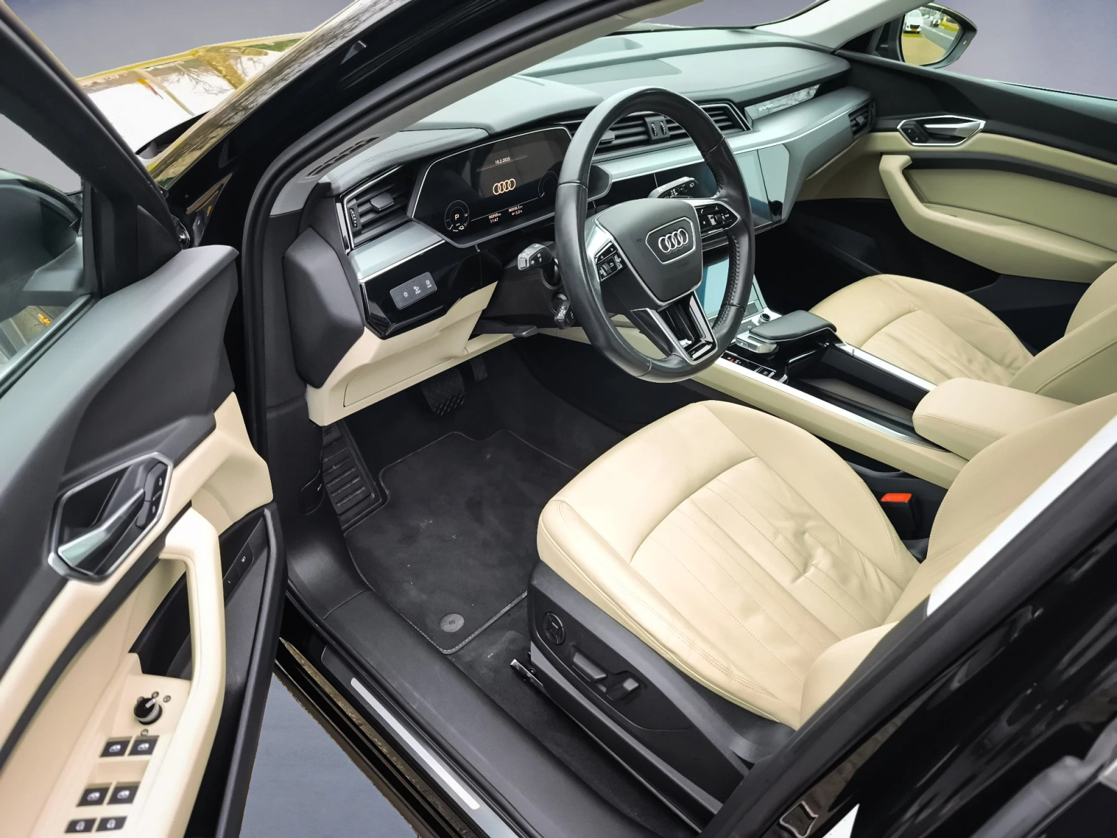 Hoofdafbeelding Audi e-tron