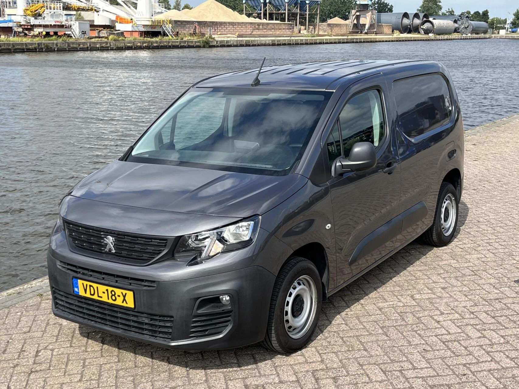 Hoofdafbeelding Peugeot Partner
