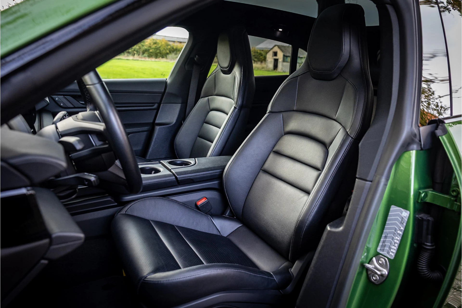 Hoofdafbeelding Porsche Taycan