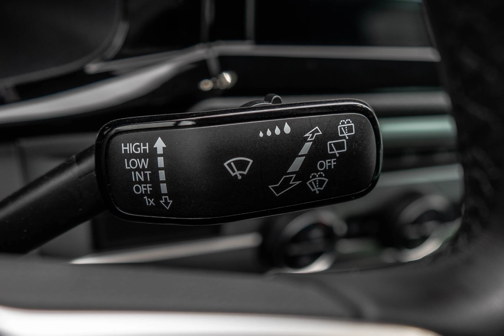 Hoofdafbeelding Volkswagen Carravelle | Automaat | Led | Camera | Carplay | Navi | Zijschuifdeur R+L | Adapt.Cruise | Trekhaak