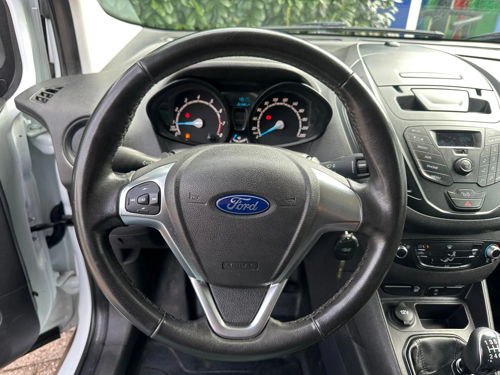 Hoofdafbeelding Ford Transit Courier