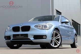 BMW 1-serie 120d High Executive Automaat / Navi / Sportstoelen / Stoelverwarming / Trekhaak / Cruise / PDC / Xenon