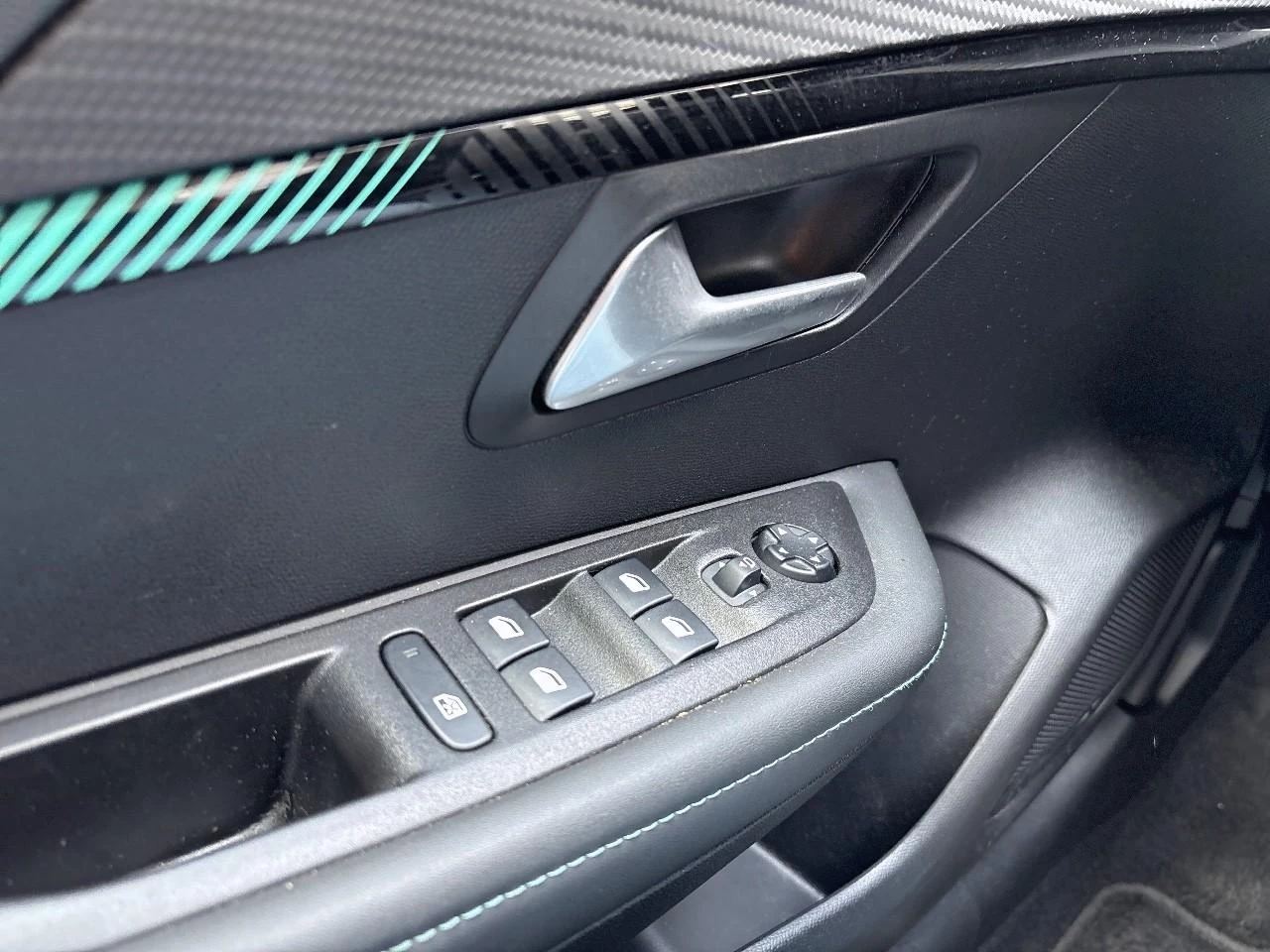 Hoofdafbeelding Peugeot e-208
