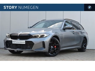 BMW 3 Serie Touring 330e High Executive M Sport Automaat / Panoramadak / Trekhaak / Sportstoelen / M Adaptief onderstel / Comfort Access / Adaptieve LED / Harman Kardon / Stoelverwarming