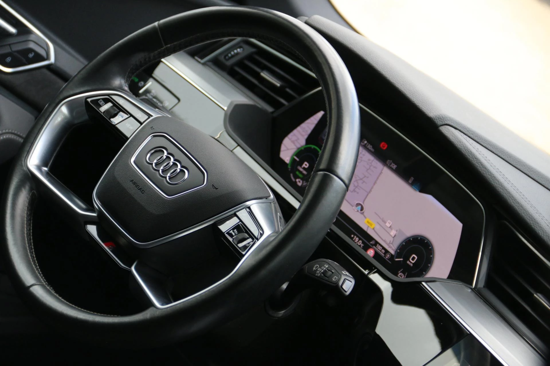 Hoofdafbeelding Audi e-tron