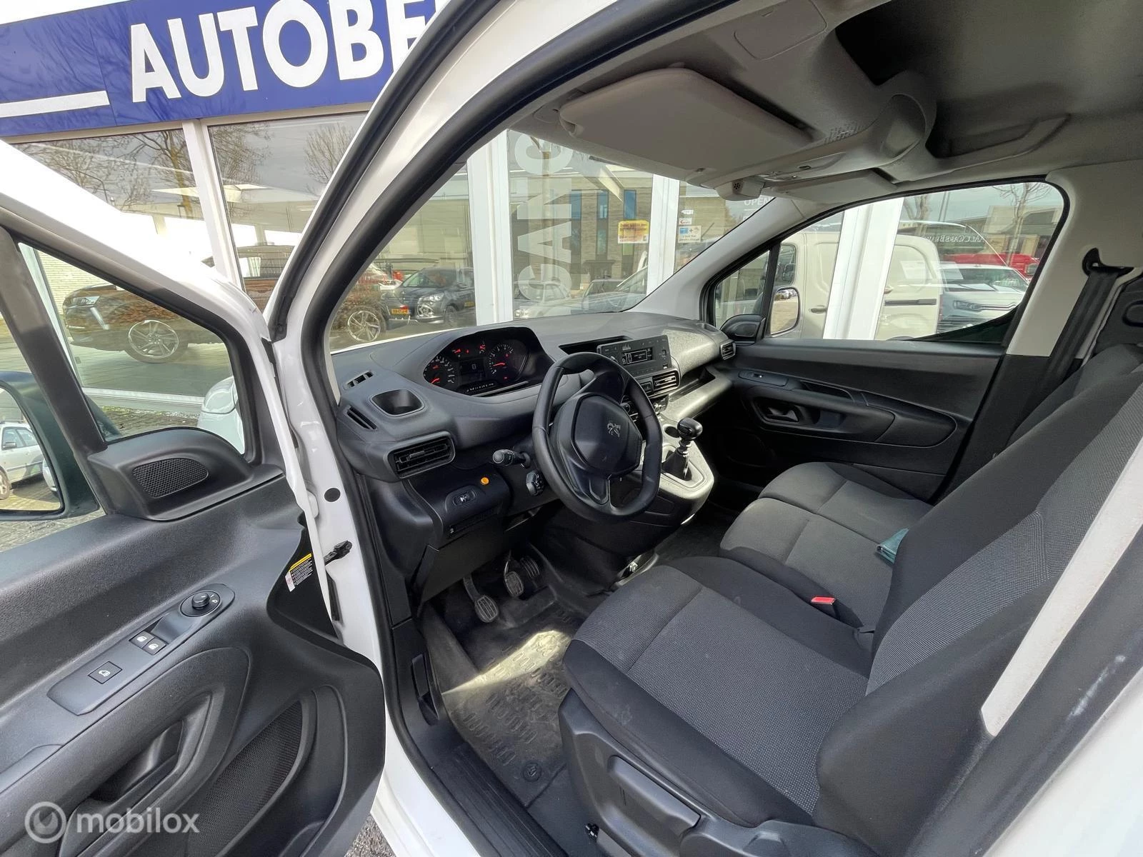 Hoofdafbeelding Peugeot Partner