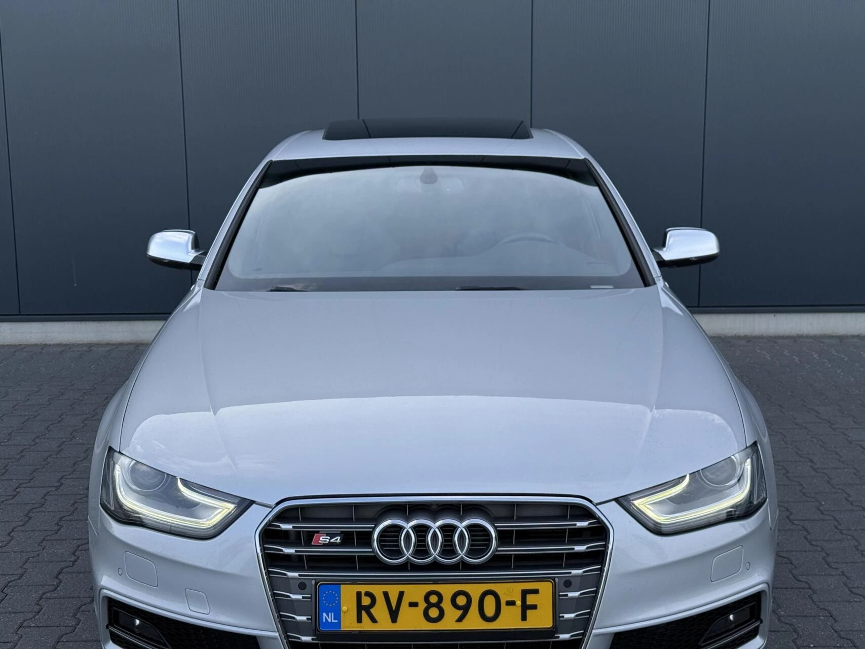Hoofdafbeelding Audi S4