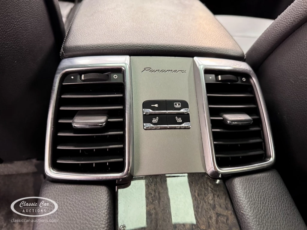 Hoofdafbeelding Porsche Panamera