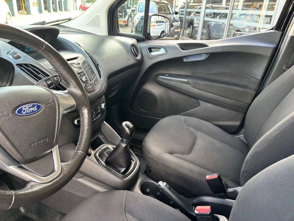 Hoofdafbeelding Ford Transit Courier