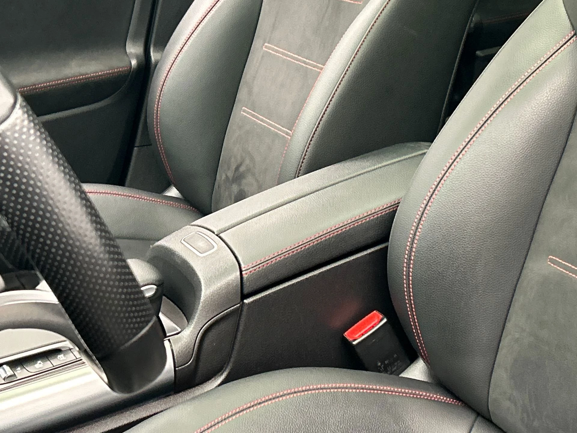 Hoofdafbeelding Mercedes-Benz EQA