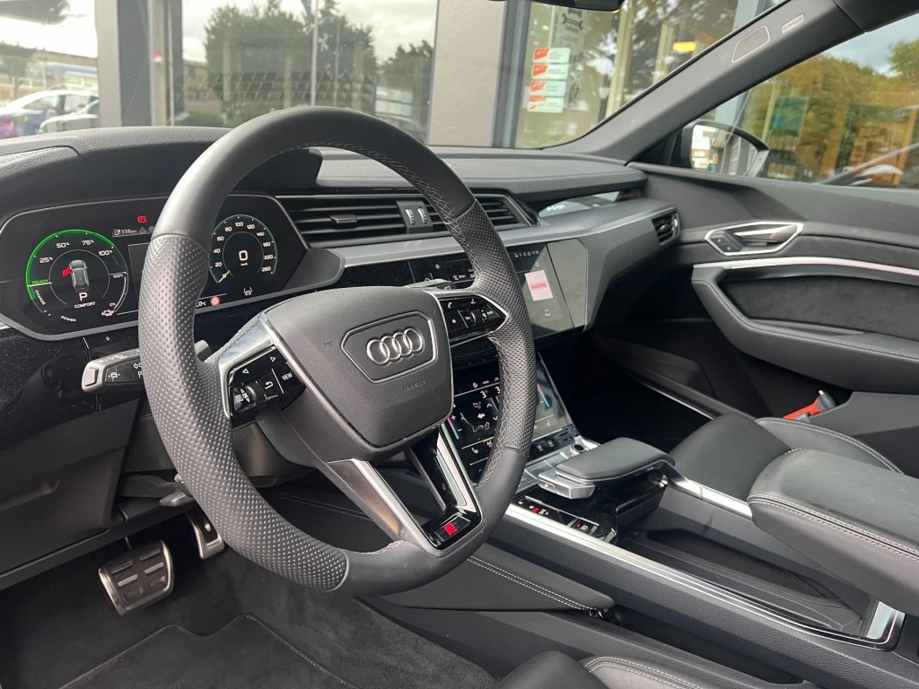 Hoofdafbeelding Audi Q8 e-tron