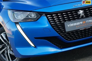 Hoofdafbeelding Peugeot 208 Peugeot 208 1.2 PureTech 100pk Allure - Blue Vertigo - 3D/Carplay/Clima/Nav