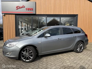 Opel Astra Sports Tourer 1.4 Turbo Cosmo | All Seasons | stoel/stuur verwarming | trekhaak | parkeer sensoren voor & achter |