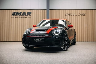 Hoofdafbeelding MINI Clubman MINI Clubman Mini 2.0 JCW ALL4 John Cooper Works Goed uitgevoerde Clubman JWC ALL4 Zwart met rood dak.