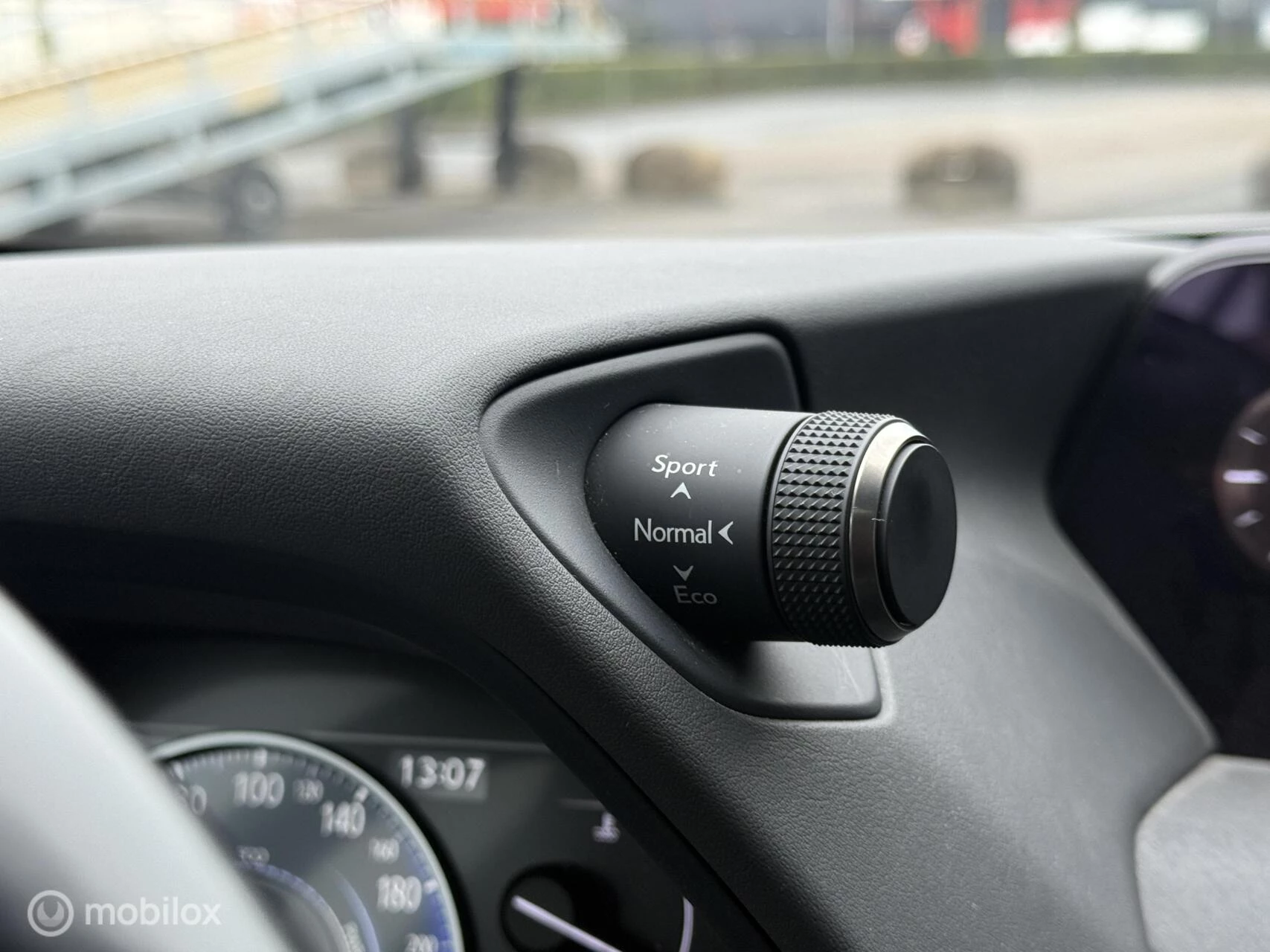 Hoofdafbeelding Lexus UX