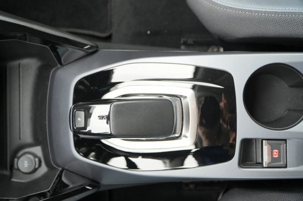 Hoofdafbeelding Peugeot e-2008