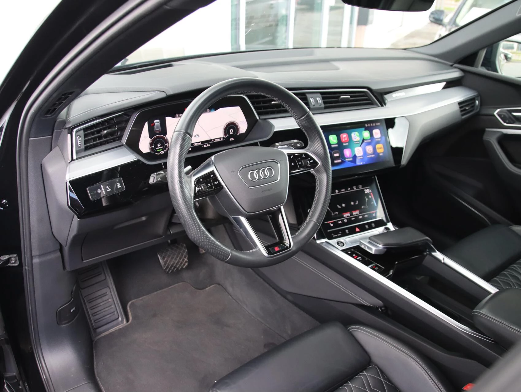 Hoofdafbeelding Audi e-tron