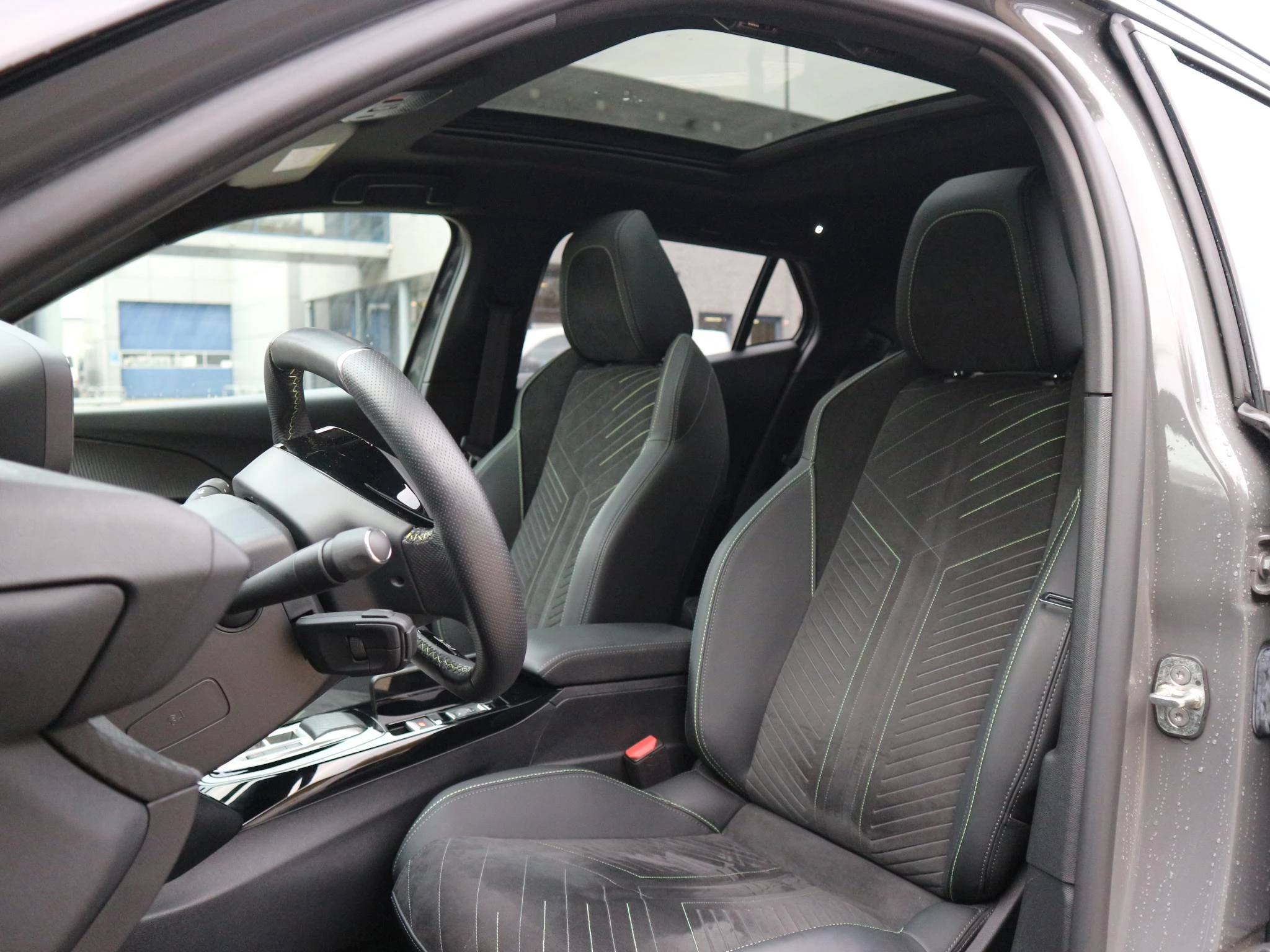 Hoofdafbeelding Peugeot e-2008