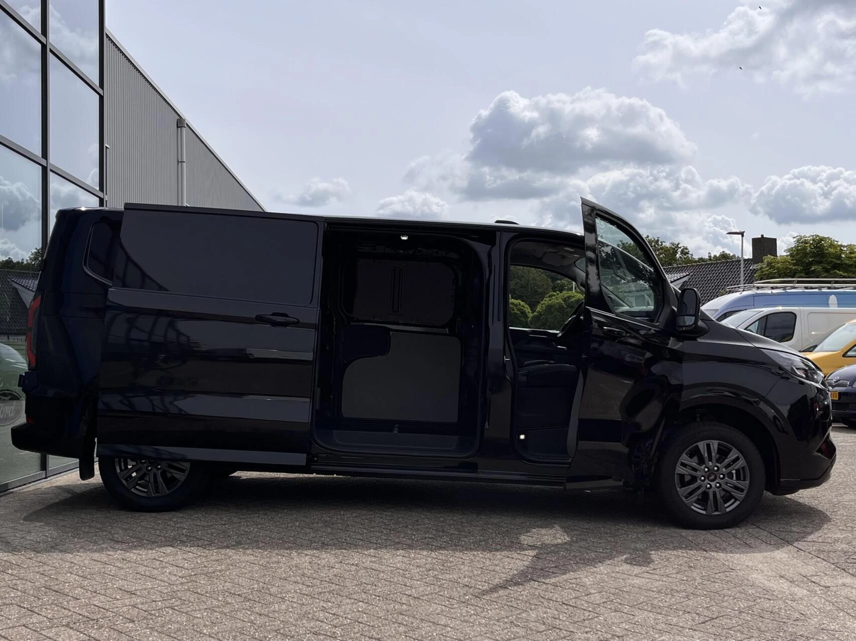 Hoofdafbeelding Ford E-Transit Custom