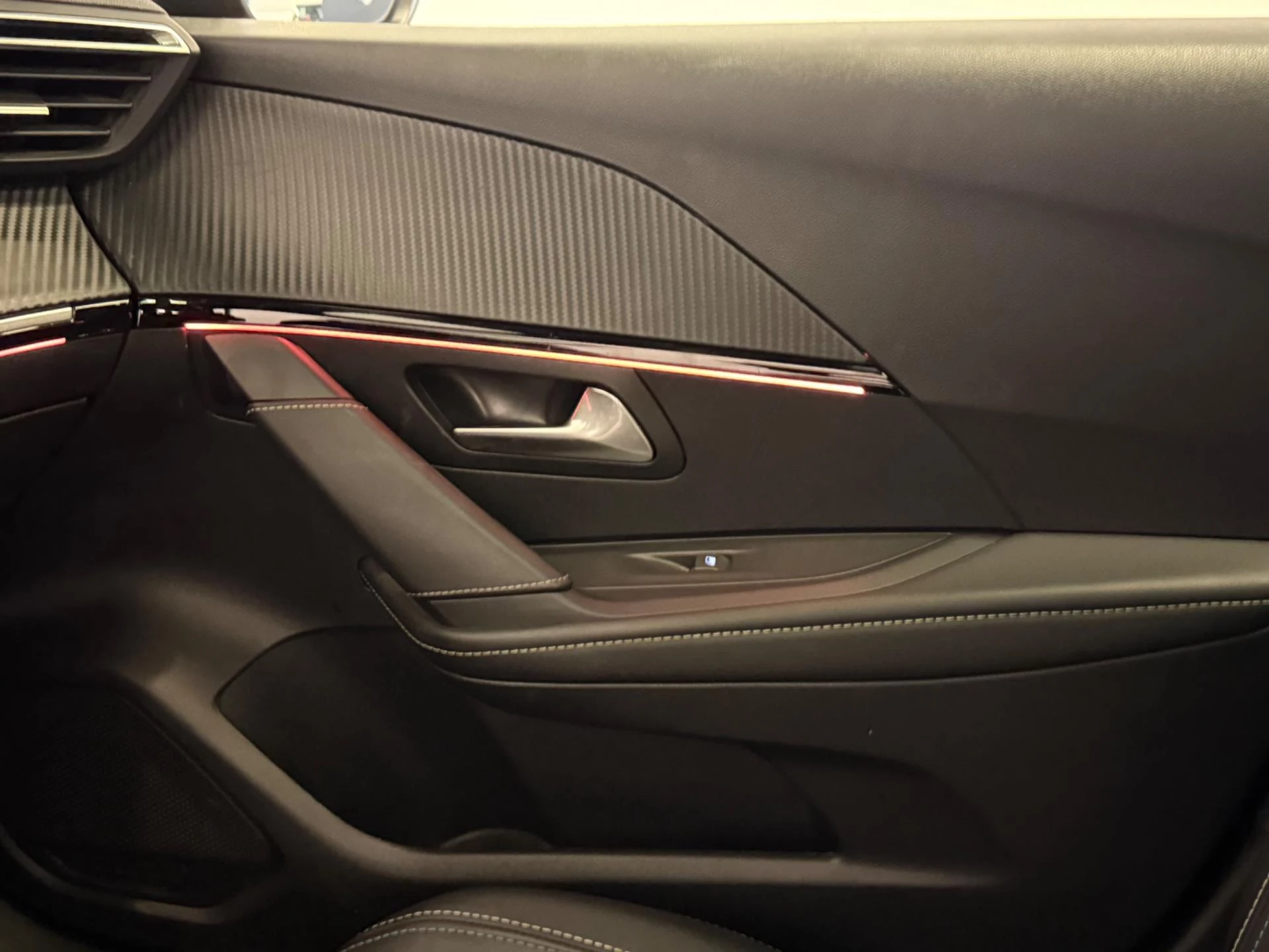 Hoofdafbeelding Peugeot e-208