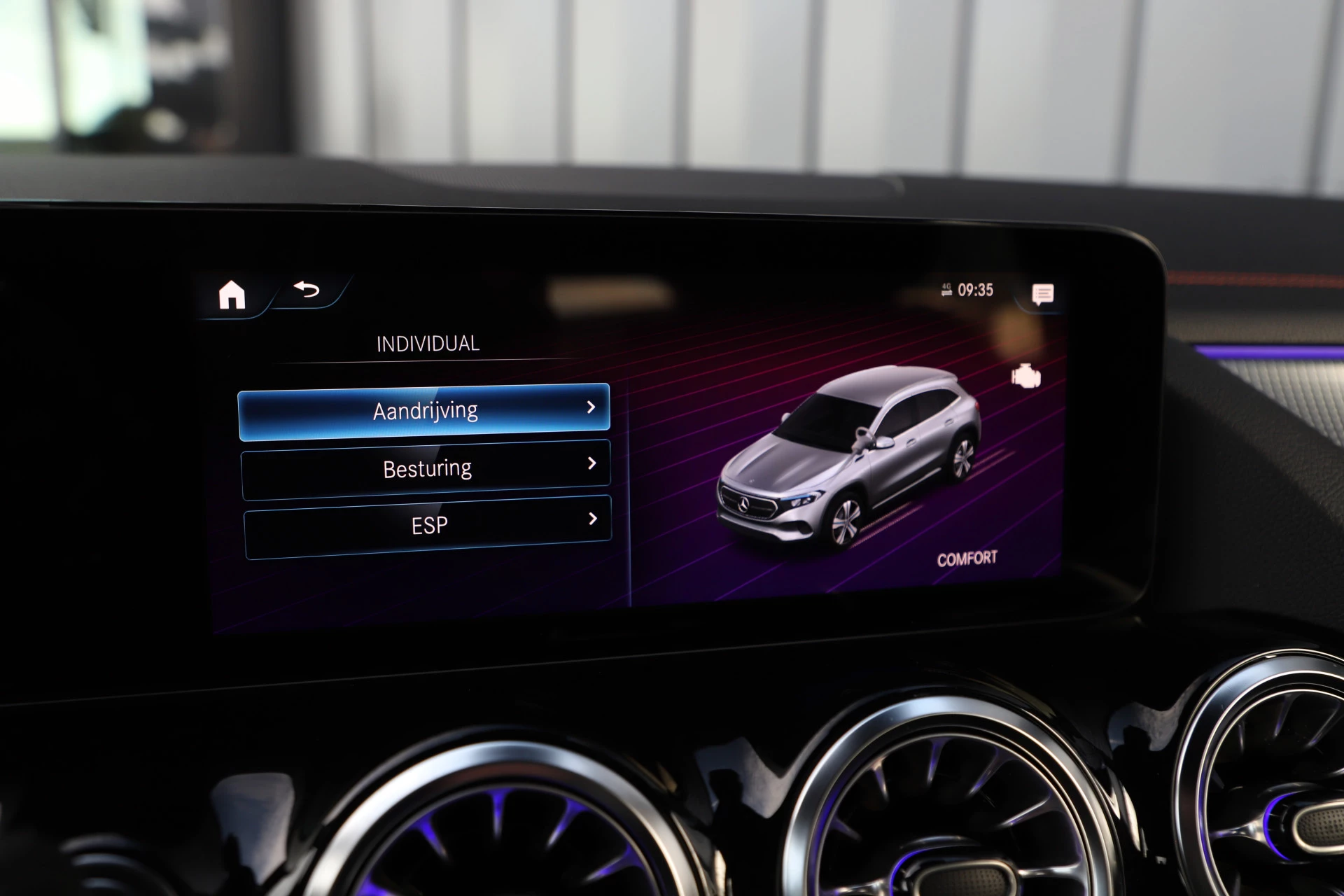 Hoofdafbeelding Mercedes-Benz EQA