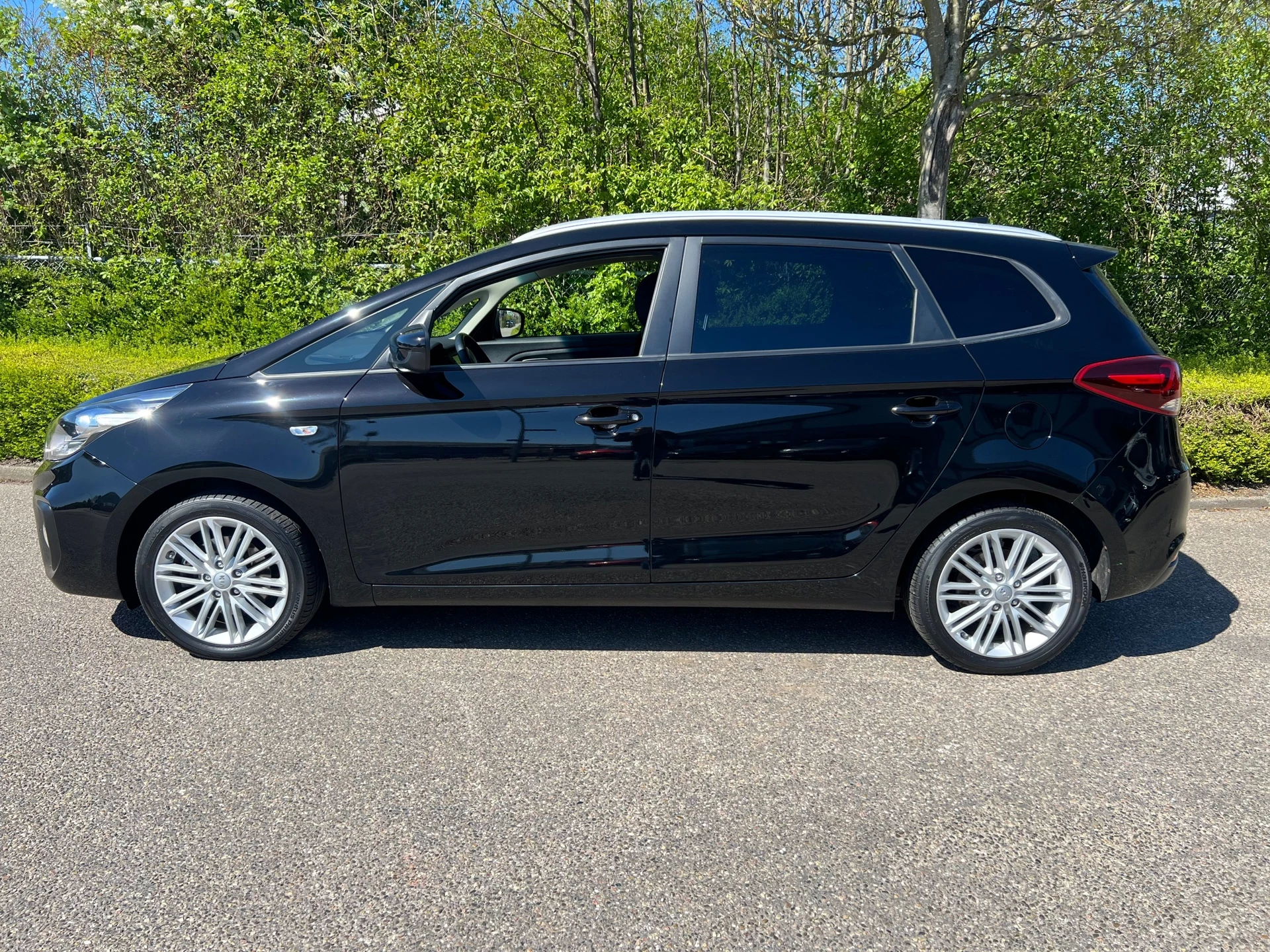 Hoofdafbeelding Kia Carens