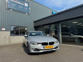 BMW 3 Serie 320i EXECUTIVE/AUTOMAAT/TREKHAAK/CRUISE/PDC/NAVI /NLA