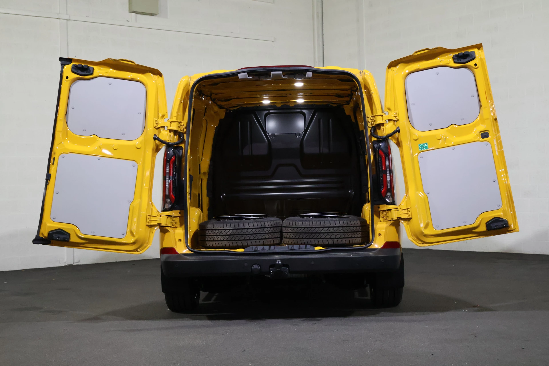 Hoofdafbeelding Ford E-Transit Custom