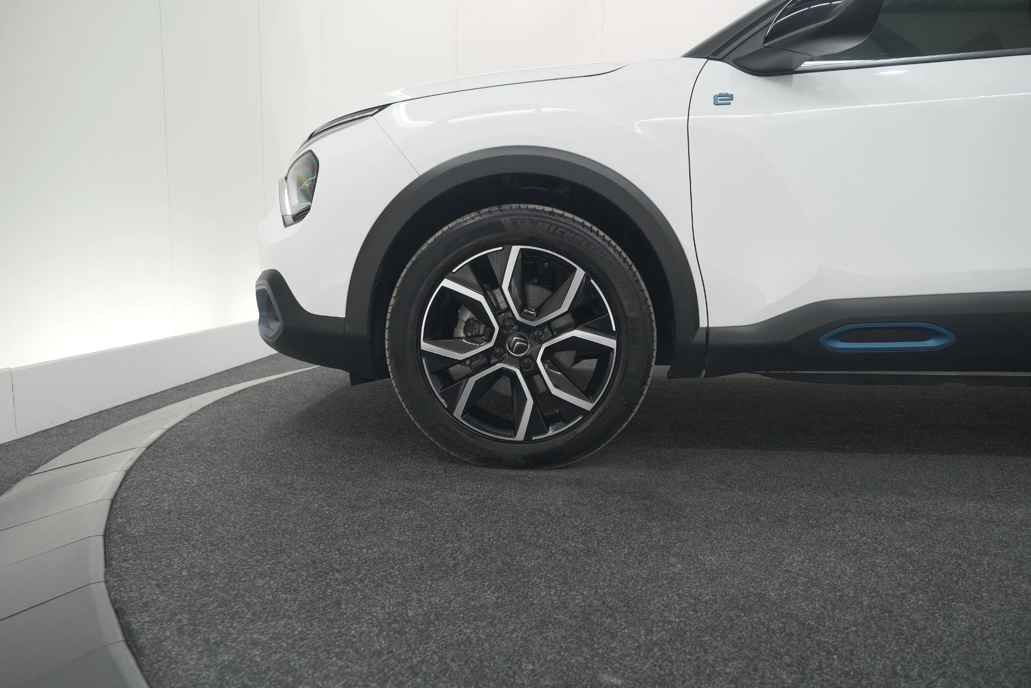 Hoofdafbeelding Citroën ë-C4