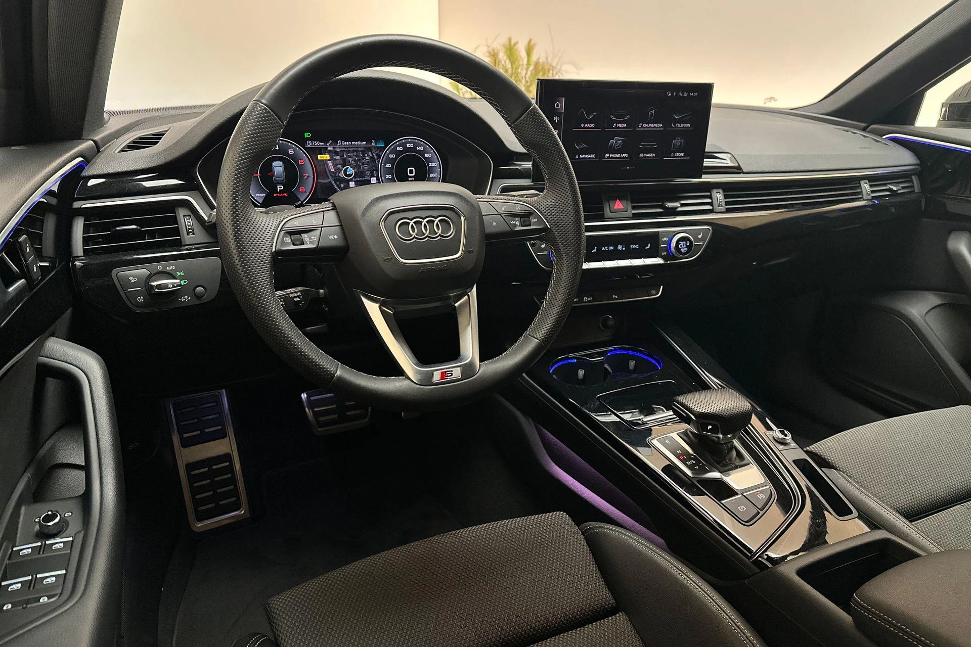 Hoofdafbeelding Audi A4