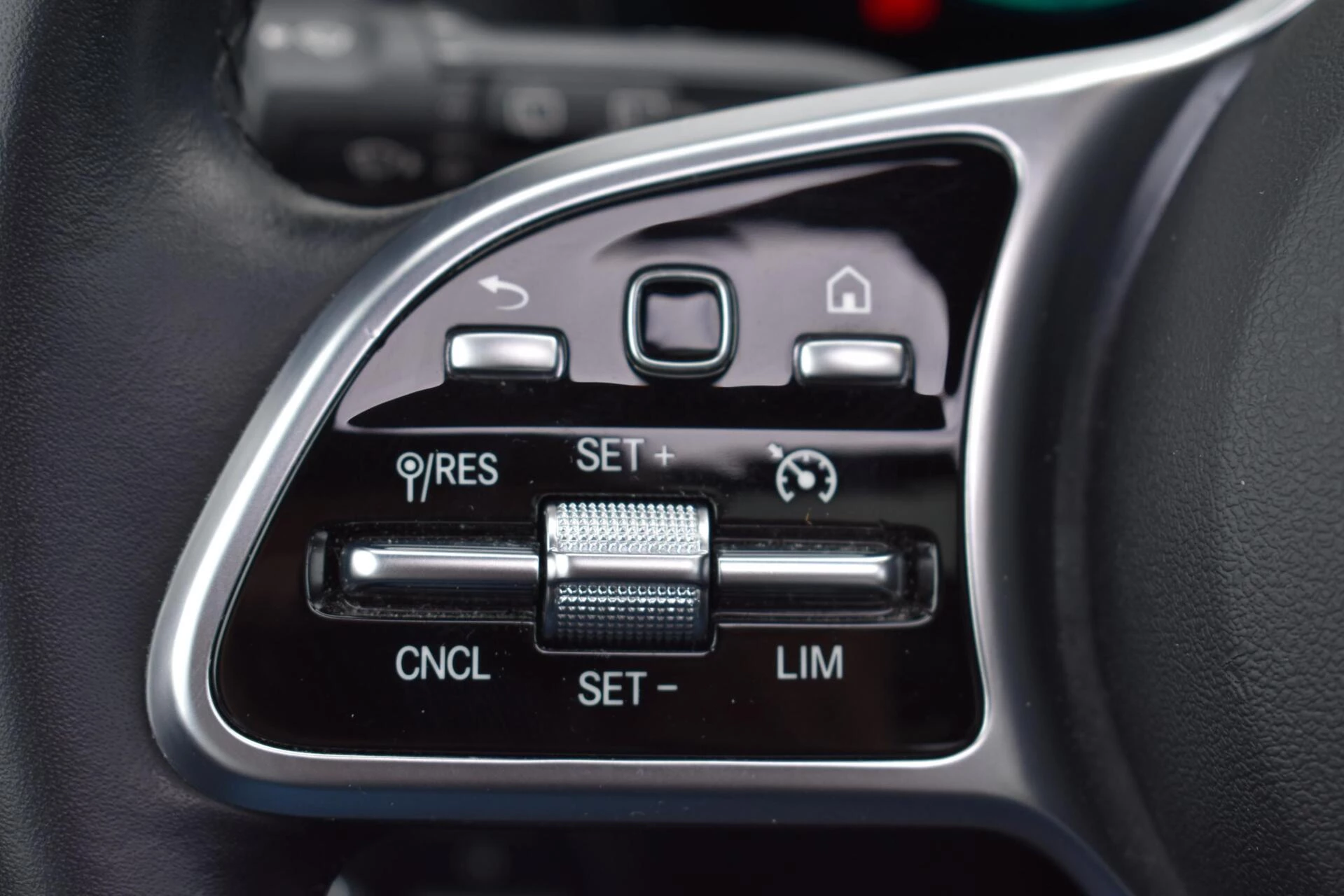 Hoofdafbeelding Mercedes-Benz EQA