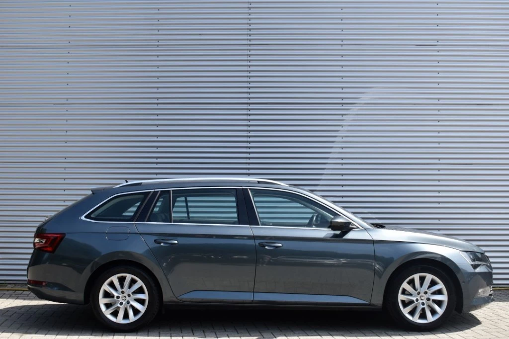 Hoofdafbeelding Škoda Superb