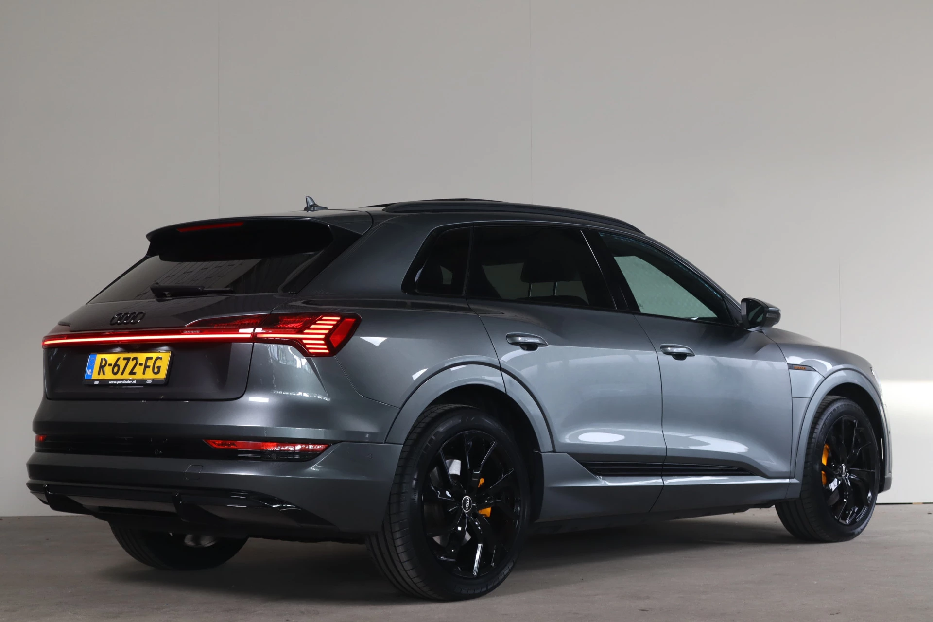 Hoofdafbeelding Audi e-tron