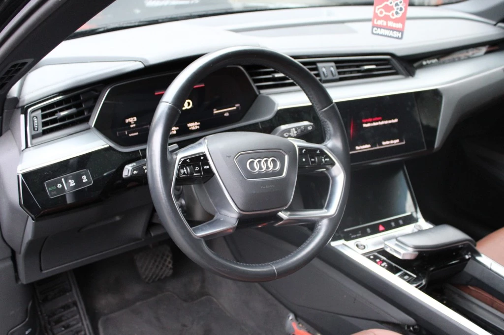 Hoofdafbeelding Audi e-tron