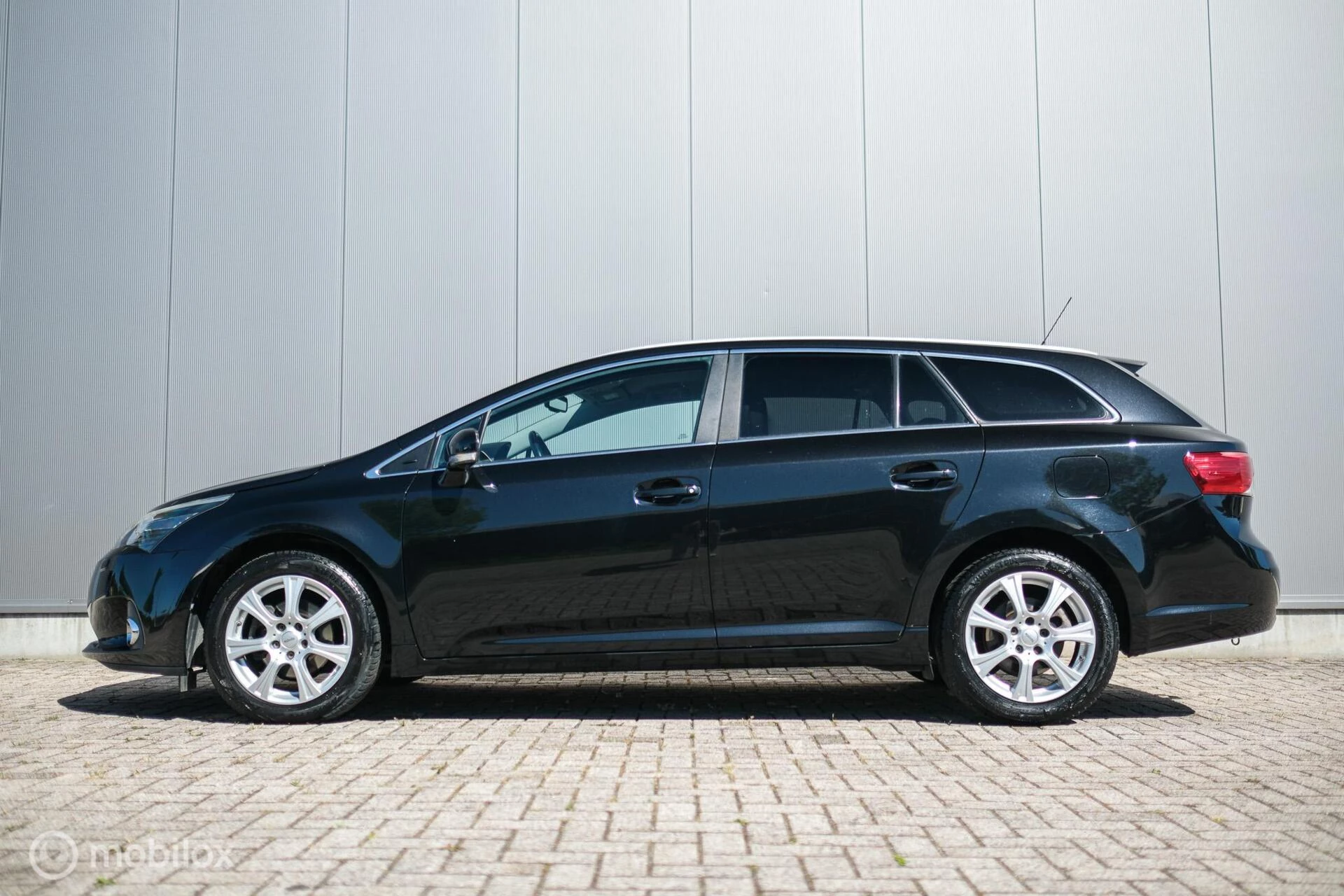 Hoofdafbeelding Toyota Avensis