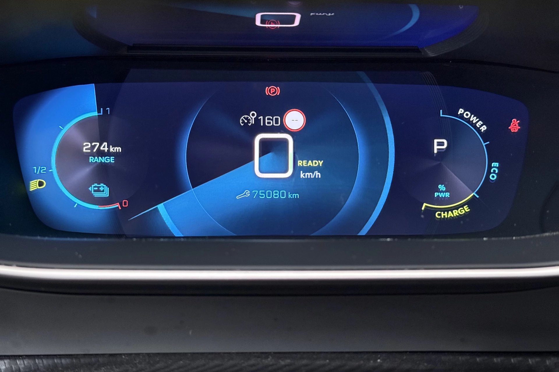 Hoofdafbeelding Peugeot e-2008