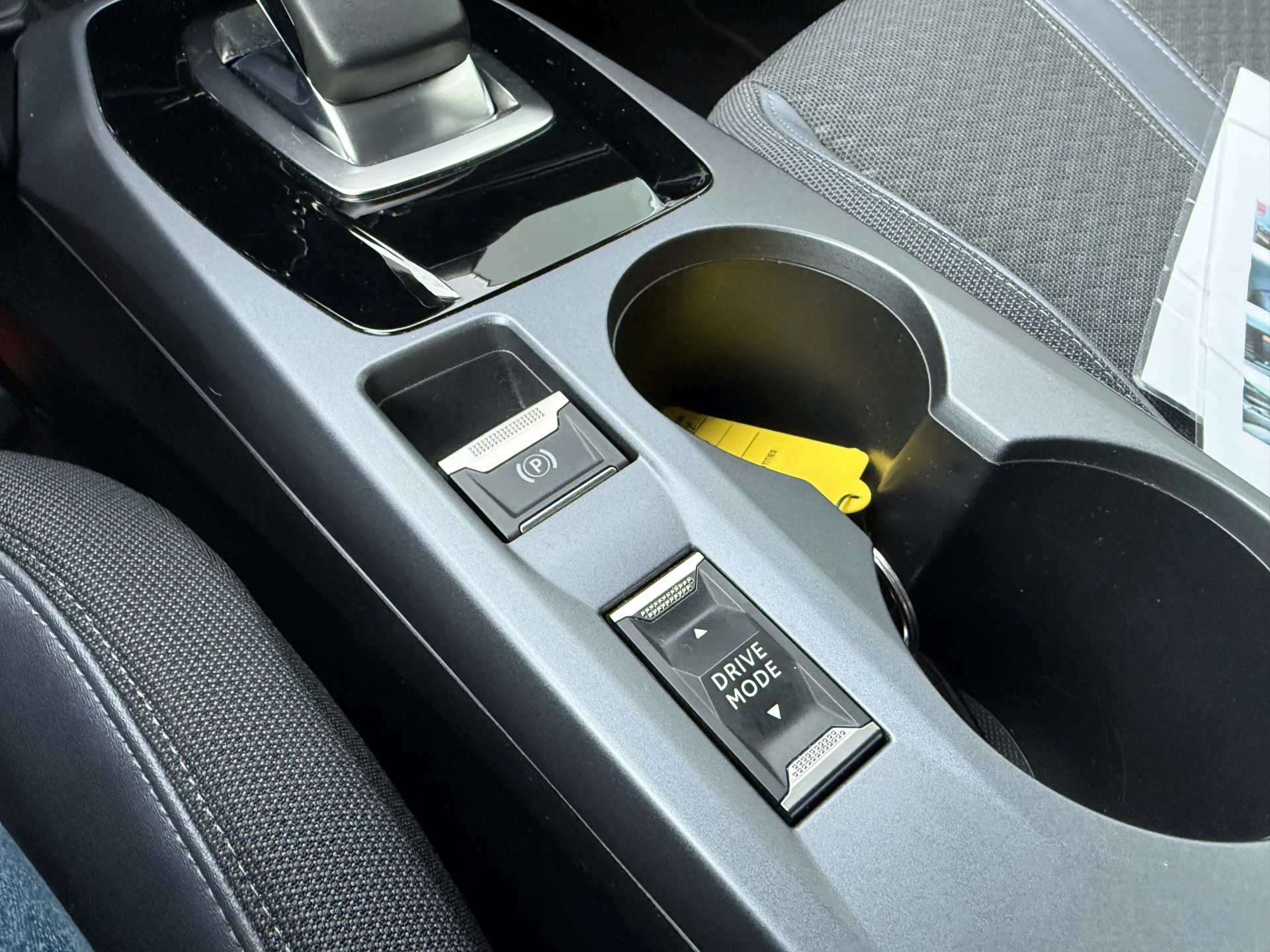 Hoofdafbeelding Peugeot e-2008