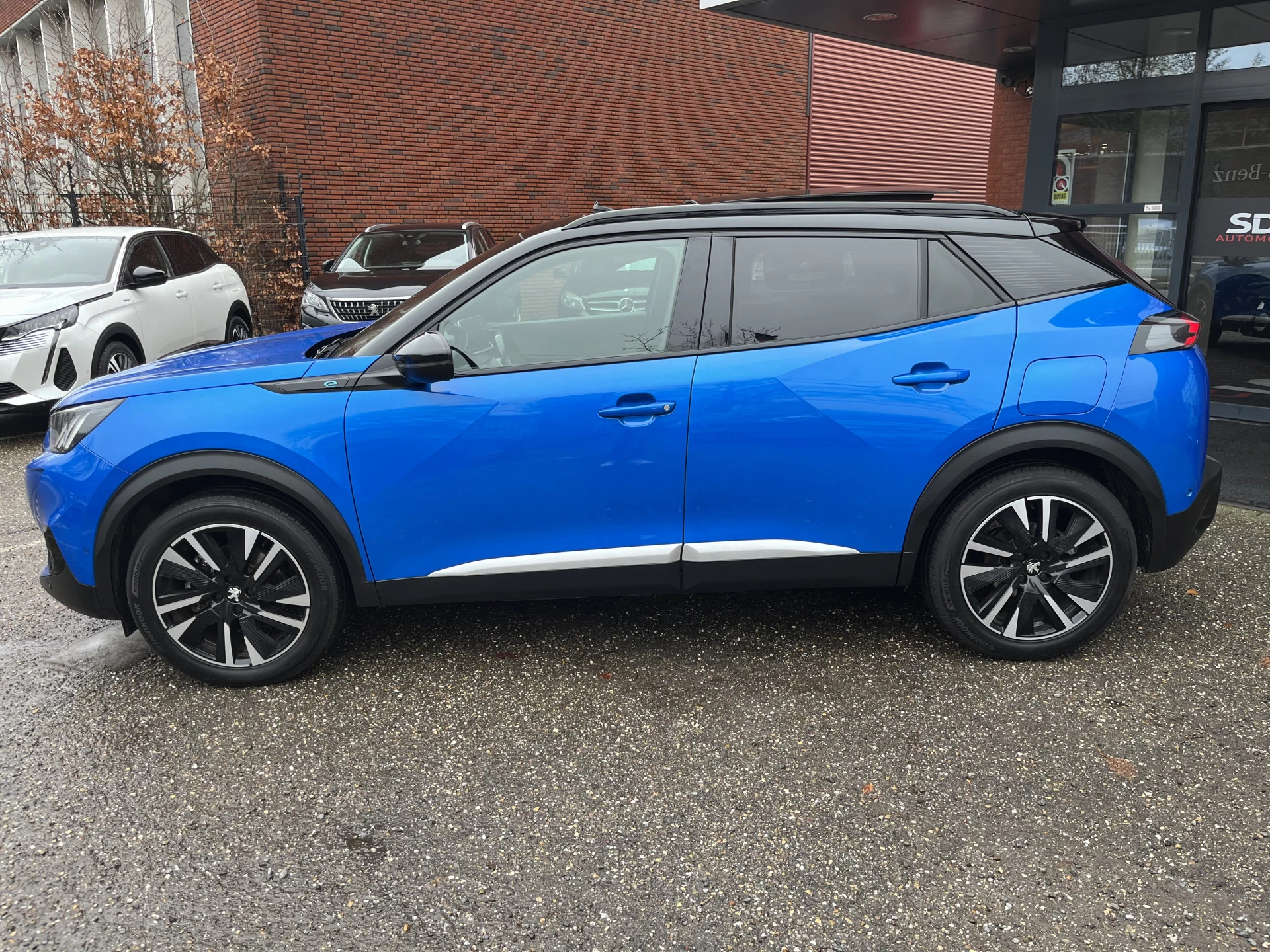 Hoofdafbeelding Peugeot e-2008