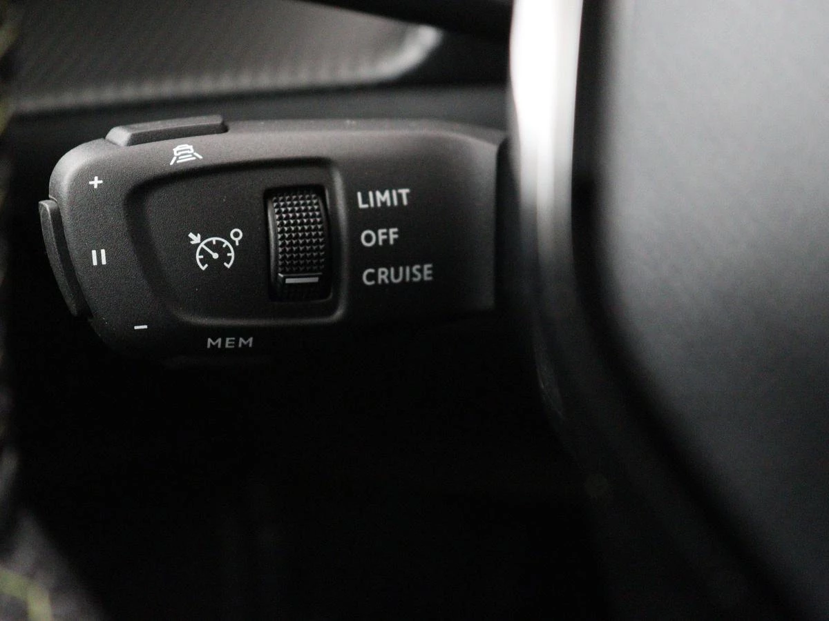 Hoofdafbeelding Peugeot e-2008