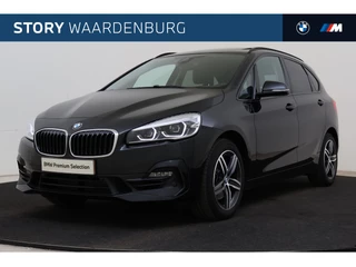 BMW 2 Serie Active Tourer 220i Sport Line Automaat / Sportstoelen / Panoramadak / Achteruitrijcamera / Active Cruise Control