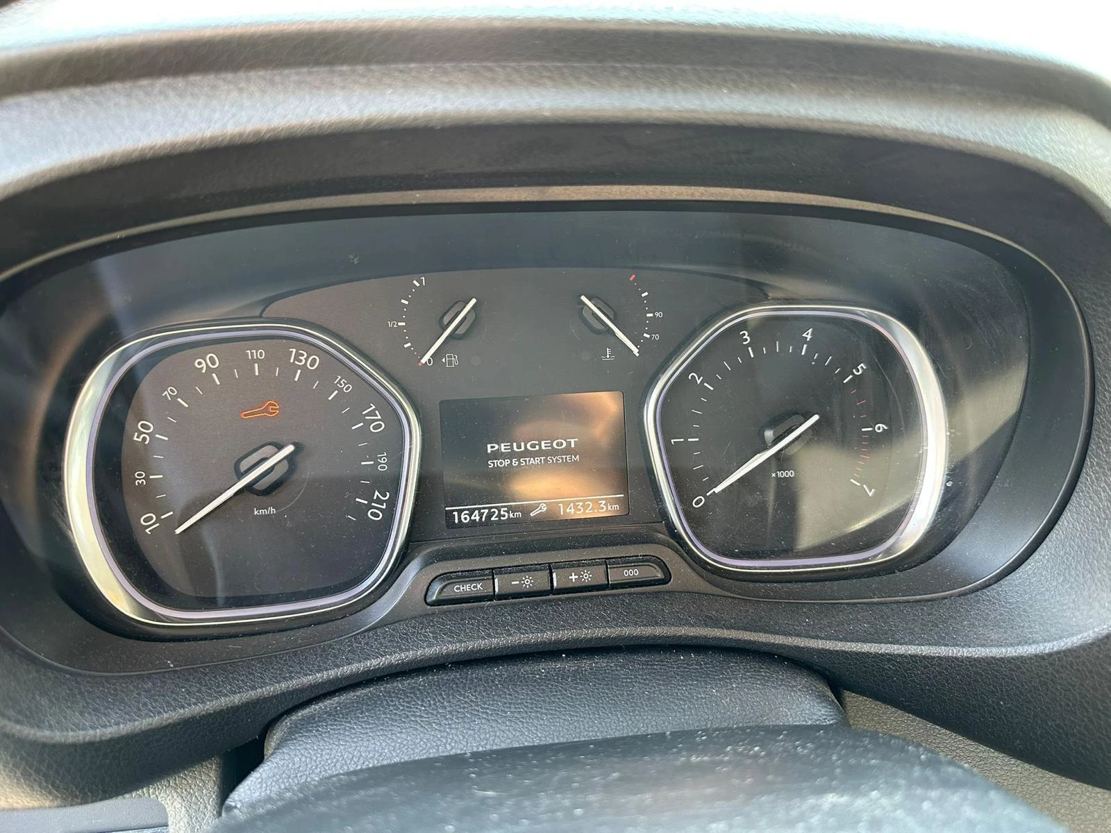 Hoofdafbeelding Peugeot Traveller