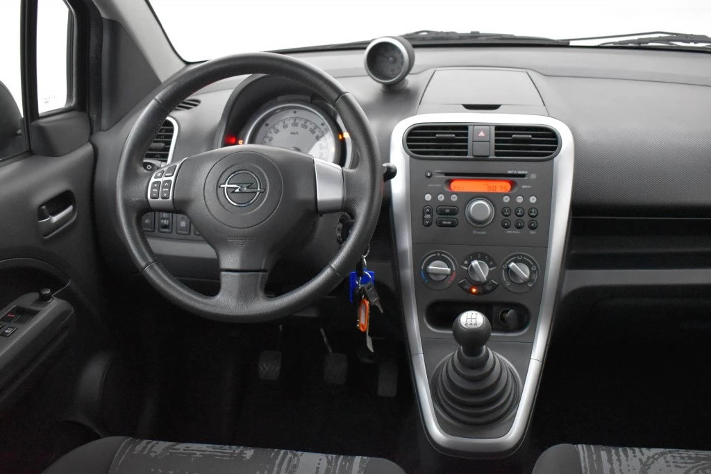 Hoofdafbeelding Opel Agila